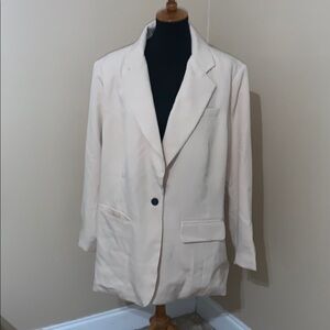 Fashion to Figure Cream Tailored Blazer with Notched Lapels. ***Oversized***